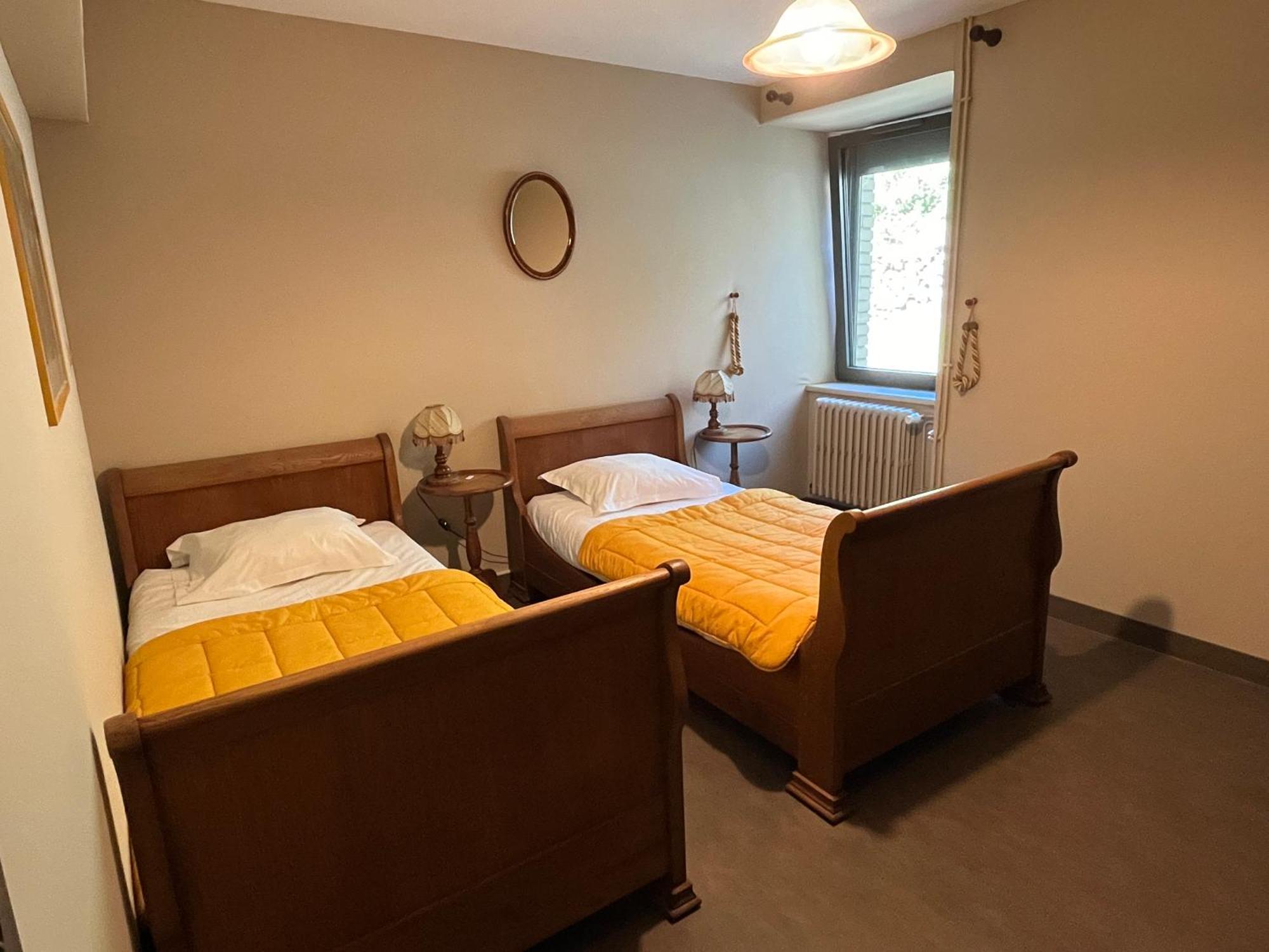 Gite-Auberge Du Pont De Lanau Neuveglise Luaran gambar