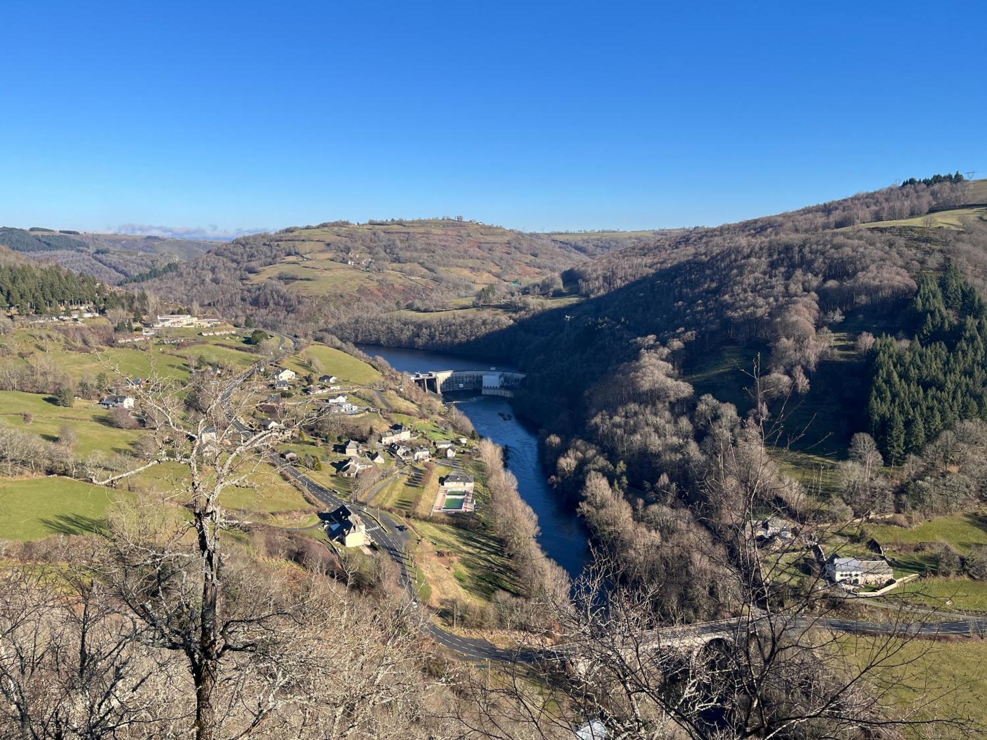 Gite-Auberge Du Pont De Lanau Neuveglise Luaran gambar