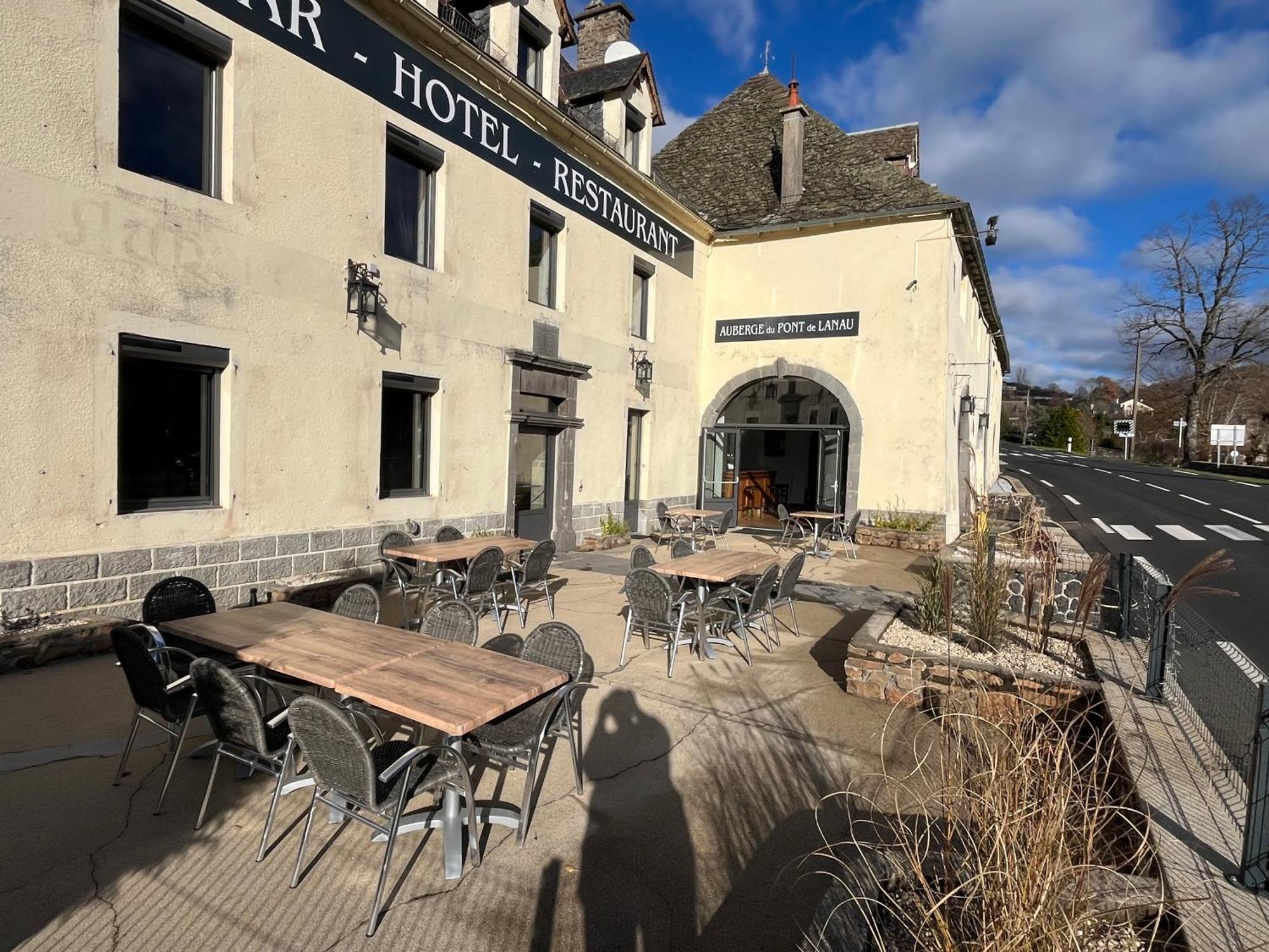 Gite-Auberge Du Pont De Lanau Neuveglise Luaran gambar